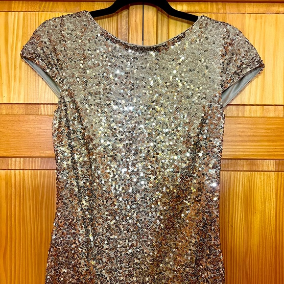 Badgley Mischka. Gold Sequin Cocktail Dress. Size 8. NWOT - Picture 2 of 10
